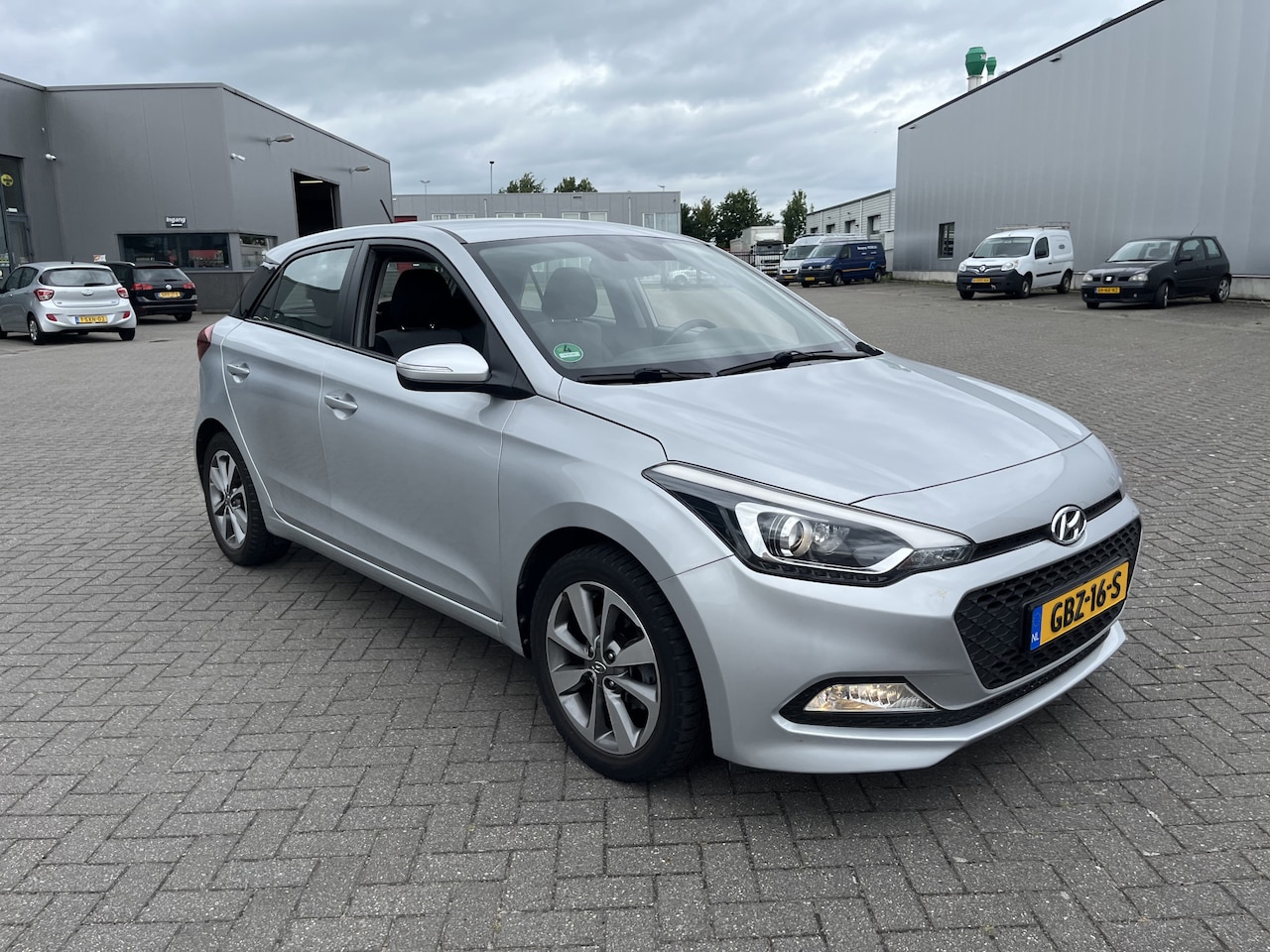 Hyundai i20 - 1.2 HP i-Motion Premium 42 DKM - AutoWereld.nl