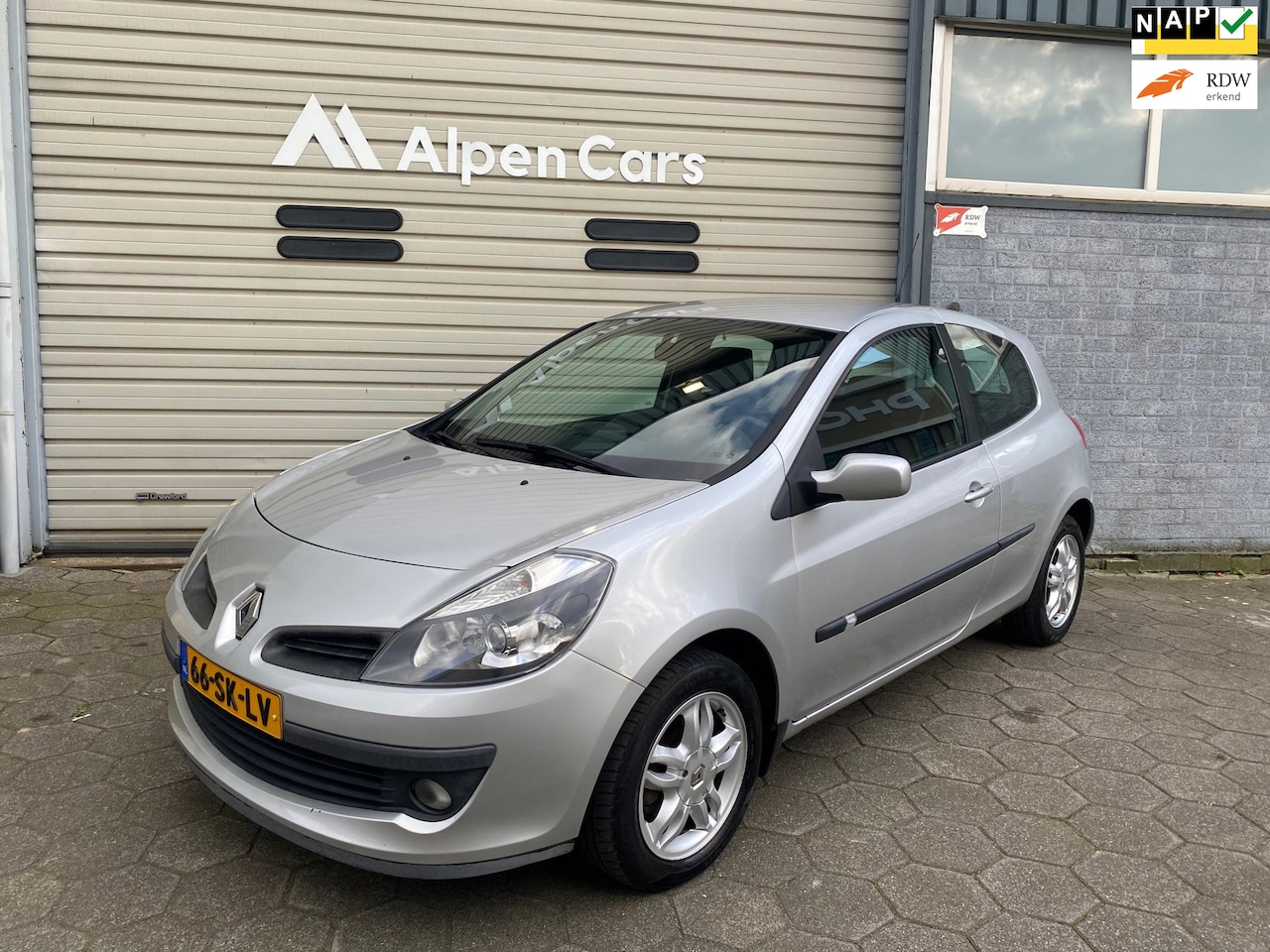 Renault Clio - 1.2-16V Team Spirit Airco / NAP / APK 10-2025 - AutoWereld.nl