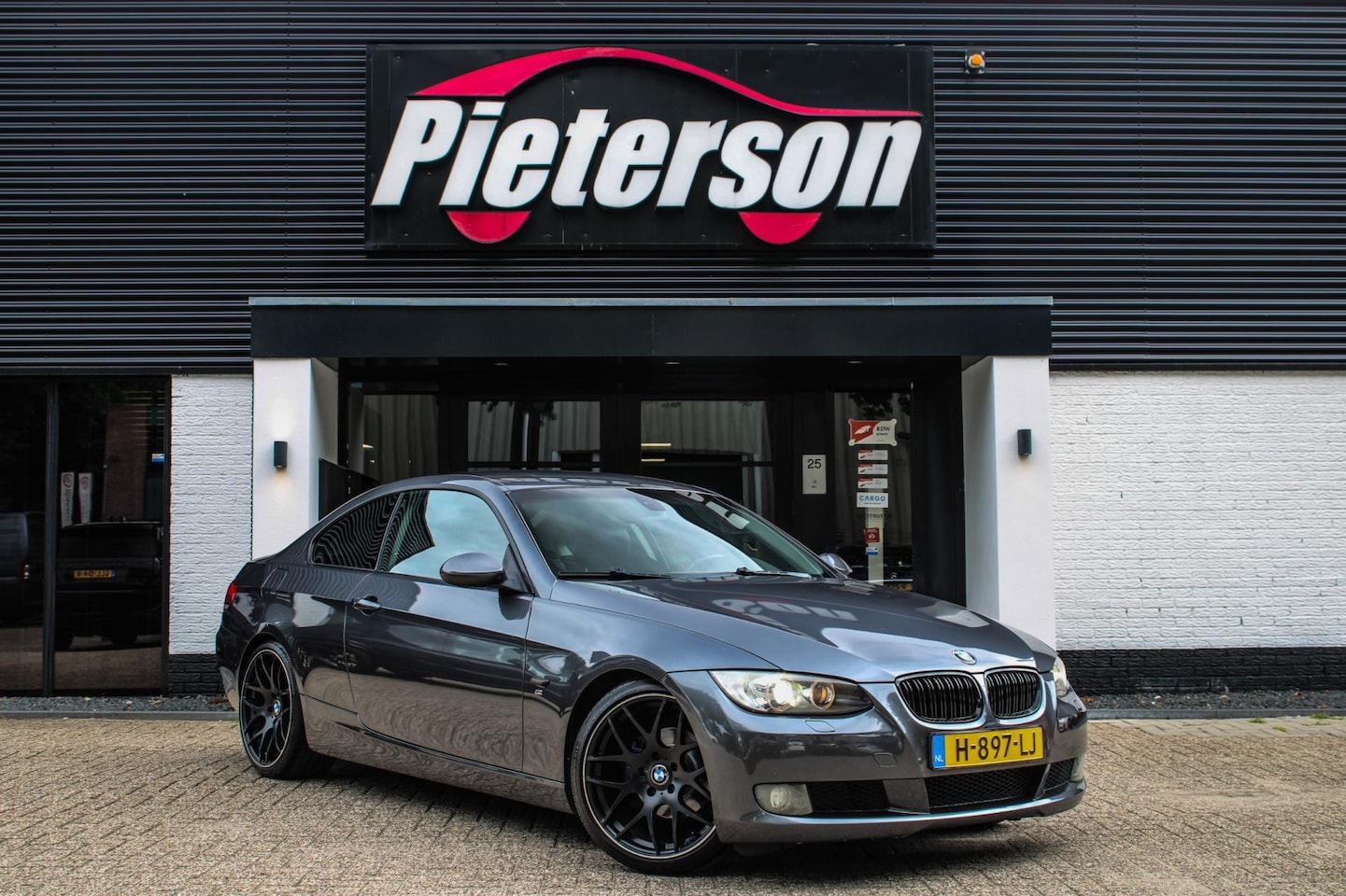 BMW 3-serie Coupé - 320i M-Sport XENON TREKHAAK CLIMA LEDER - AutoWereld.nl