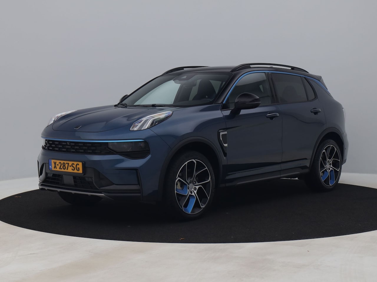 Lynk & Co 01 - 1.5 Plug-in Hybrid | TREKHAAK | 360° | ZWARTE HEMEL | NLD AUTO - AutoWereld.nl