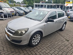 Opel Astra - 1.6 Essentia-Airco-Cruise-NAP