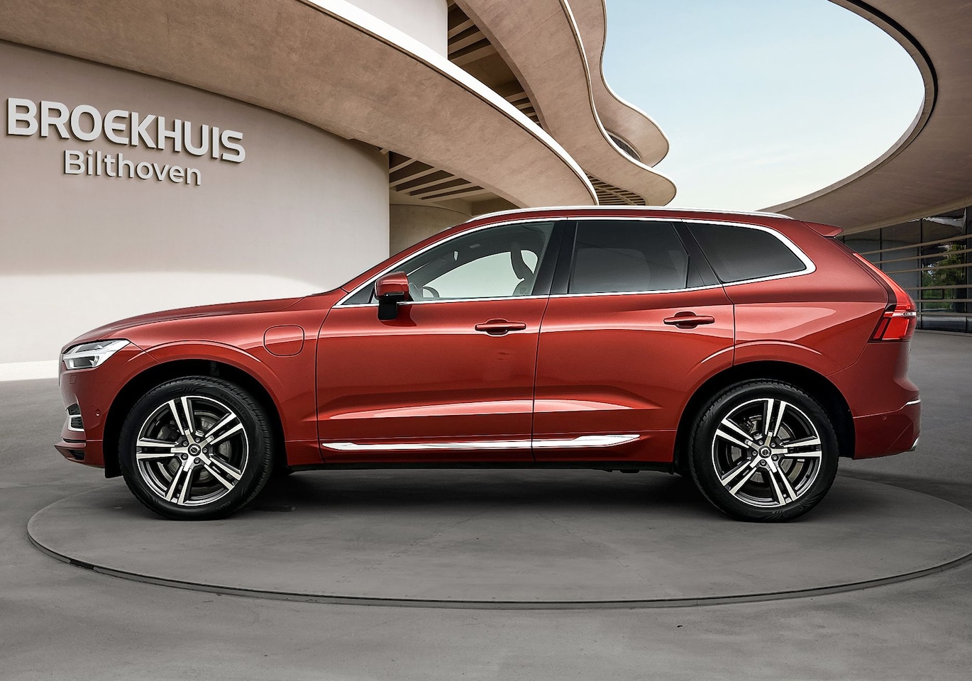 Volvo XC60 - 2.0 Recharge T8 AWD R-Design | Trekhaak | PDC + 360 Camera | Voorruitverwarming | Harman / - AutoWereld.nl