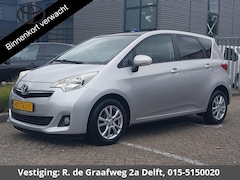 Toyota Verso S - 1.3 VVT-i Aspiration | Navigatie | Panoramadak | Camera | Lichtmetalen velgen |