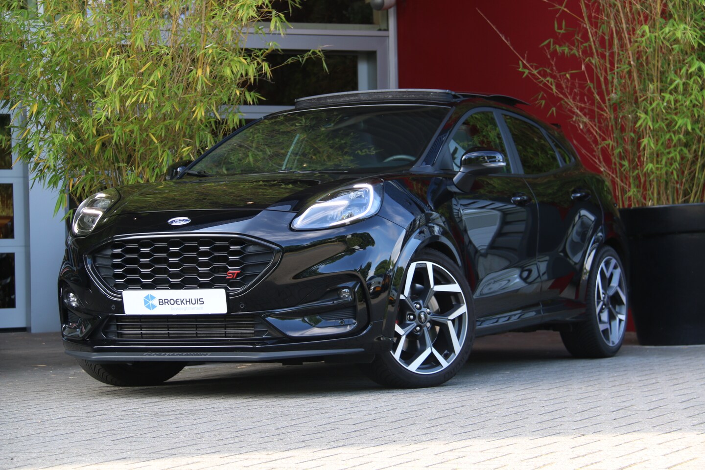 Ford Puma - 1.5 EcoBoost ST-X | Pano dak | Full LED | B&O | Stoel+stuurverw. | Blis | 19'' - AutoWereld.nl