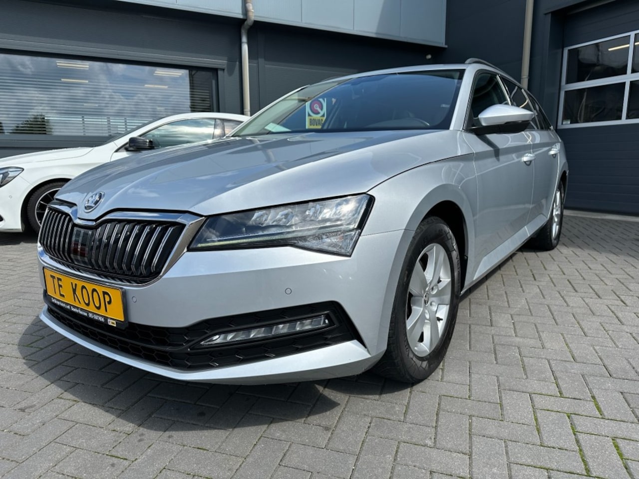Skoda Superb - 1.5 TSi ACT Business Aut.Camera stoelverw. Trekhaak - AutoWereld.nl