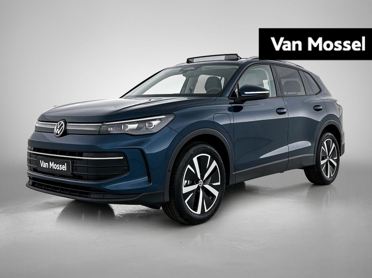 Volkswagen Tiguan - 1.5 eHybrid Life Edition 204 PK | Panoramadak | Stoelverwarming | LED Koplampen | Apple Ca - AutoWereld.nl