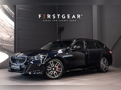 BMW 5-serie Touring - 540d xDrive *M-Sport Pro / Bowers & Wilkins / Panorama / Actieve-Stoelventilatie / Standve