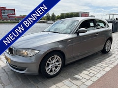 BMW 1-serie - 118i Business Line Airco/ECC Apple carplay NL-auto