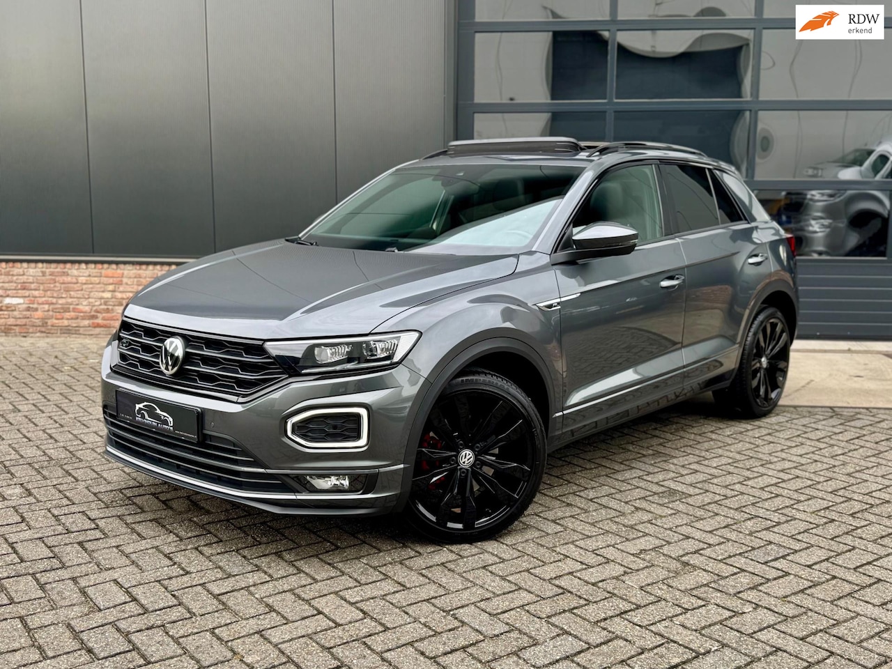 Volkswagen T-Roc - 1.5 TSI R-Line Blackstyle/Pano/Led/Virt/Garantie - AutoWereld.nl