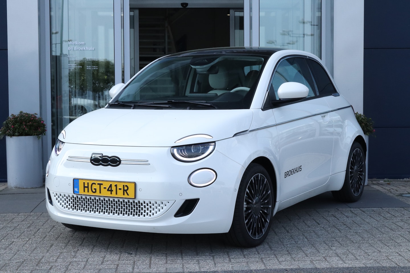 Fiat 500 - La Prima 24 kWh | Adaptieve Cruise | Pano | Leder | Stoelverwarming | Camera | JBL Audio | - AutoWereld.nl