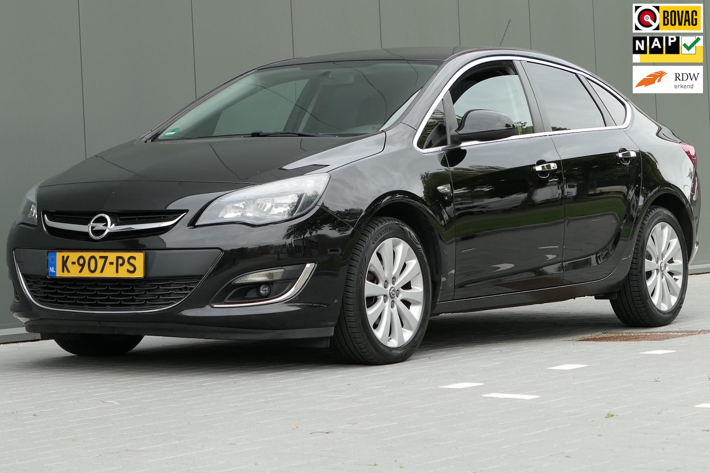 Opel Astra - 1.4 Turbo Sedan 140pk Dealer onderhouden Half Leder Clima Cruise - AutoWereld.nl