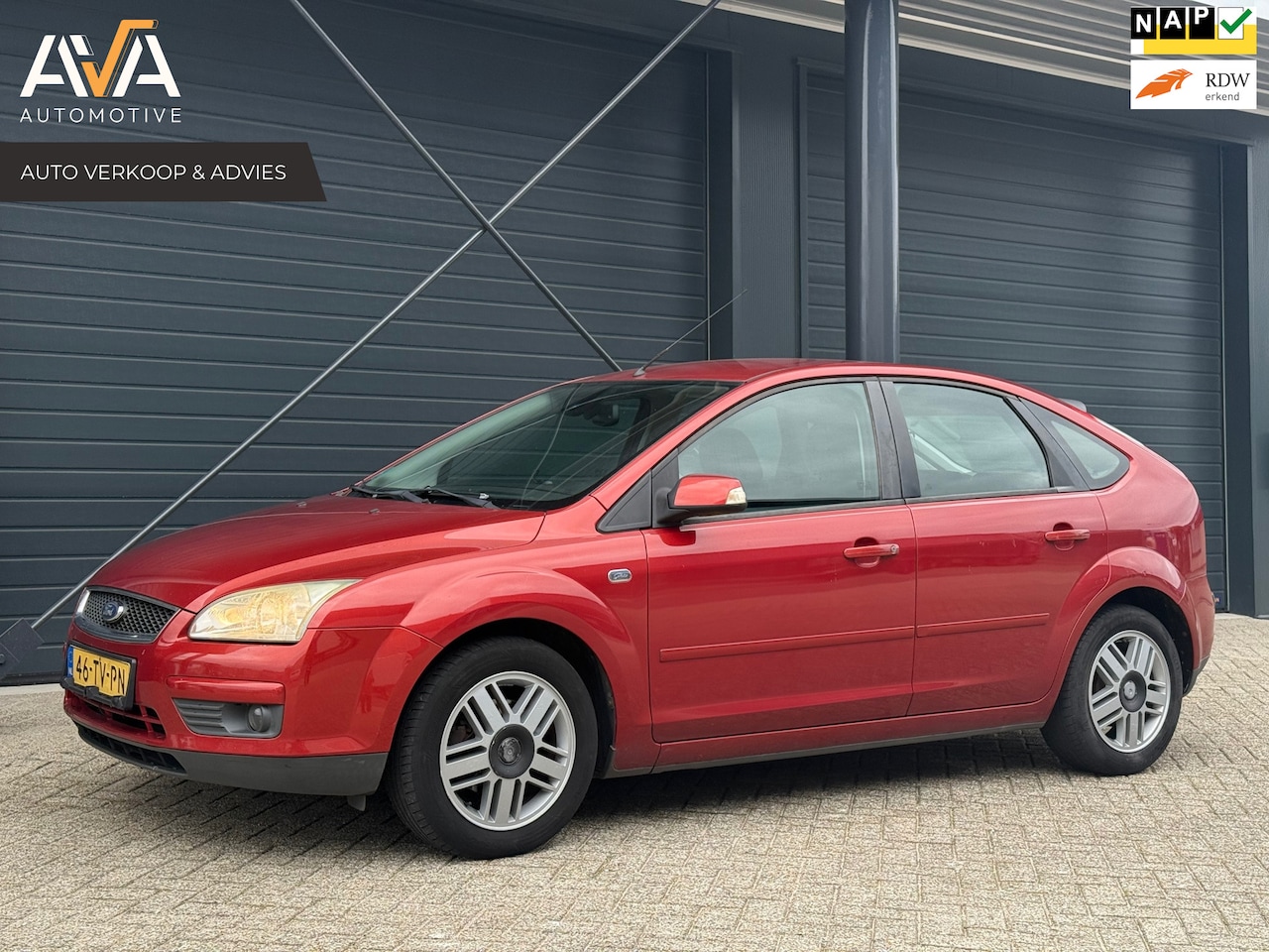 Ford Focus - 1.6-16V Ghia 1.6-16V Ghia, PDC V+A, Stoelverw., Trekhaak, Nieuwe APK - AutoWereld.nl