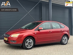 Ford Focus - 1.6-16V Ghia, PDC V+A, Stoelverw., Trekhaak, Nieuwe APK