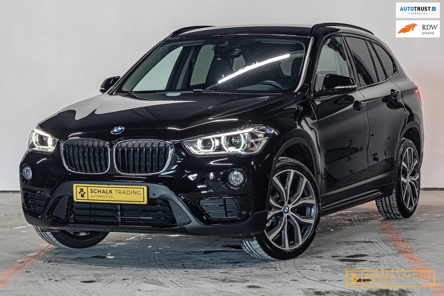 BMW X1 - XDrive20i Centennial Executive|LED|Dealer onderhouden - AutoWereld.nl