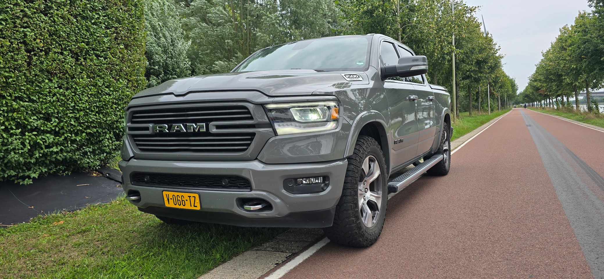 Dodge Ram 1500 - 5.7 V8 4x4 Crew Cab Laramie - AutoWereld.nl