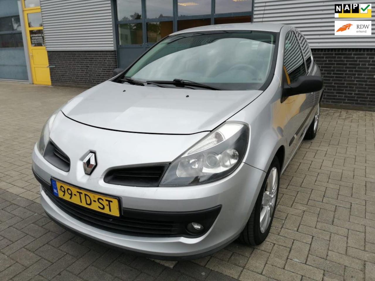Renault Clio - 1.4-16V Expression 1.4-16V Expression - AutoWereld.nl
