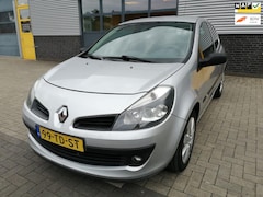 Renault Clio - 1.4-16V Expression