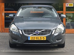 Volvo V60 - T3 | Parkeersensoren | High Performance Audio | Trekhaak 1600KG | Cruise Control |