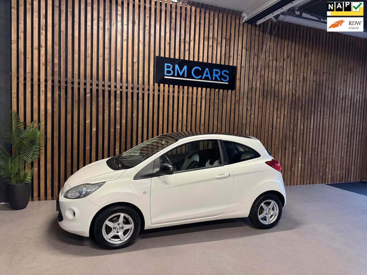 Ford Ka - 1.2 Cool & Sound start/stop Airco, Leder bekleding - AutoWereld.nl