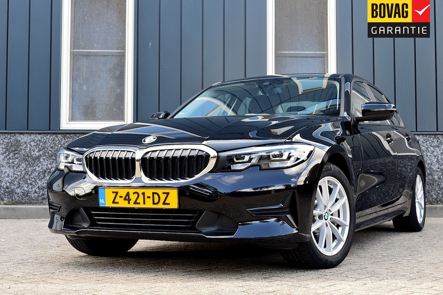 BMW 3-serie - 330e High Executive Rijklaarprijs-Garantie Navigatie Led Apple carplay Trekhaak Airco - AutoWereld.nl