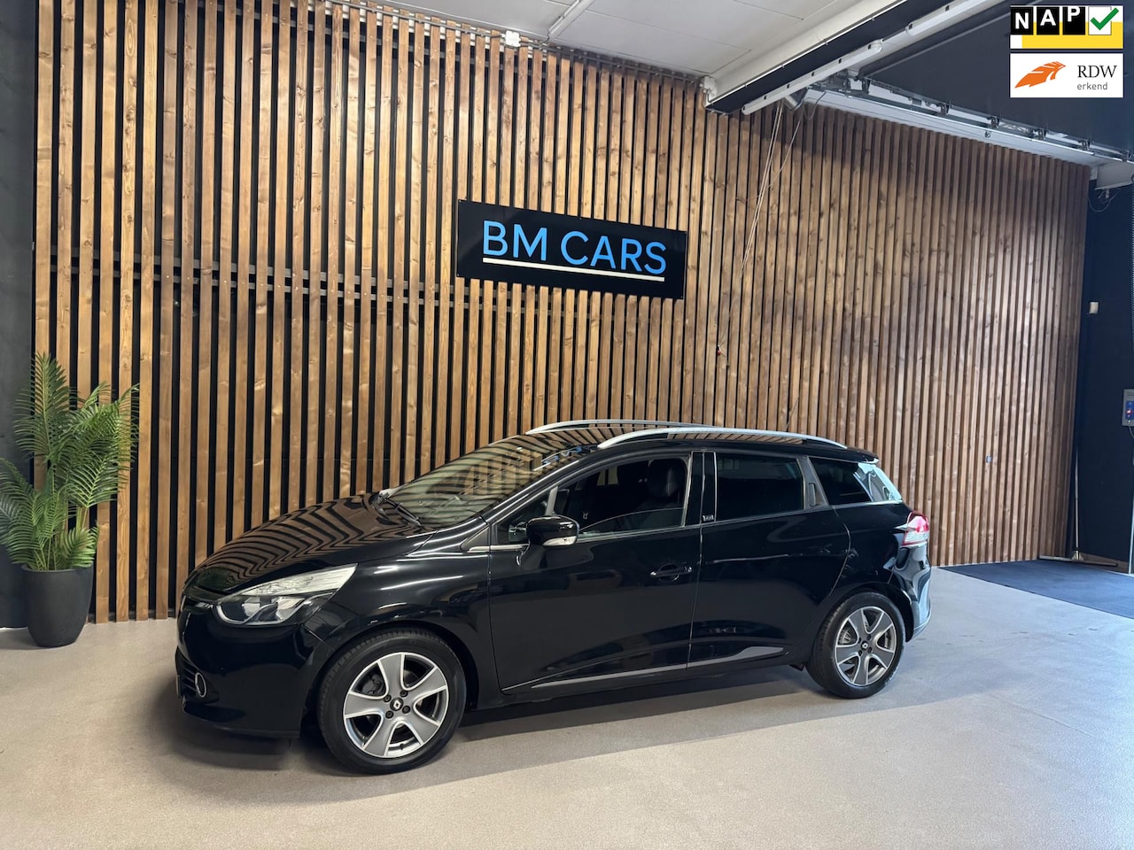 Renault Clio Estate - 0.9 TCe Night&Day Airco, Pdc, Cruise, Navi - AutoWereld.nl