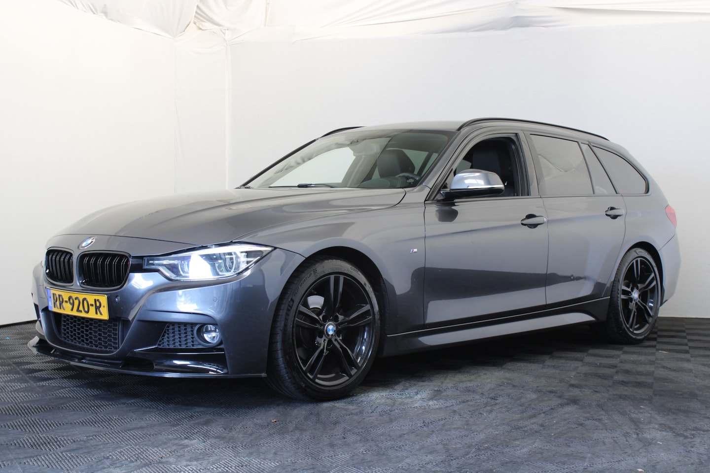 BMW 3-serie Touring - 320i Corporate Lease High Executive 320i Corporate Lease High Executive - AutoWereld.nl