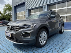 Volkswagen T-Roc - 1.5 TSI ADAP CRUISE STOELVER. P-CAM. APPLE ALL SEA