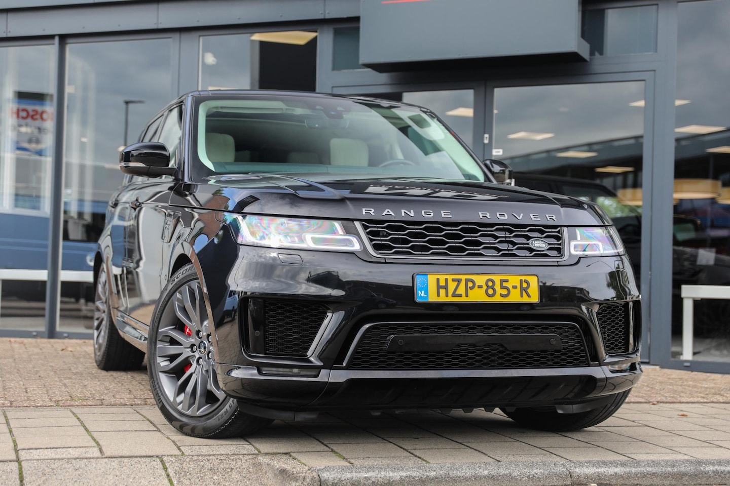 Land Rover Range Rover Sport - P400e HSE Dynamic | Schuif-kantel dak | MeridianTM Surround Sound - AutoWereld.nl