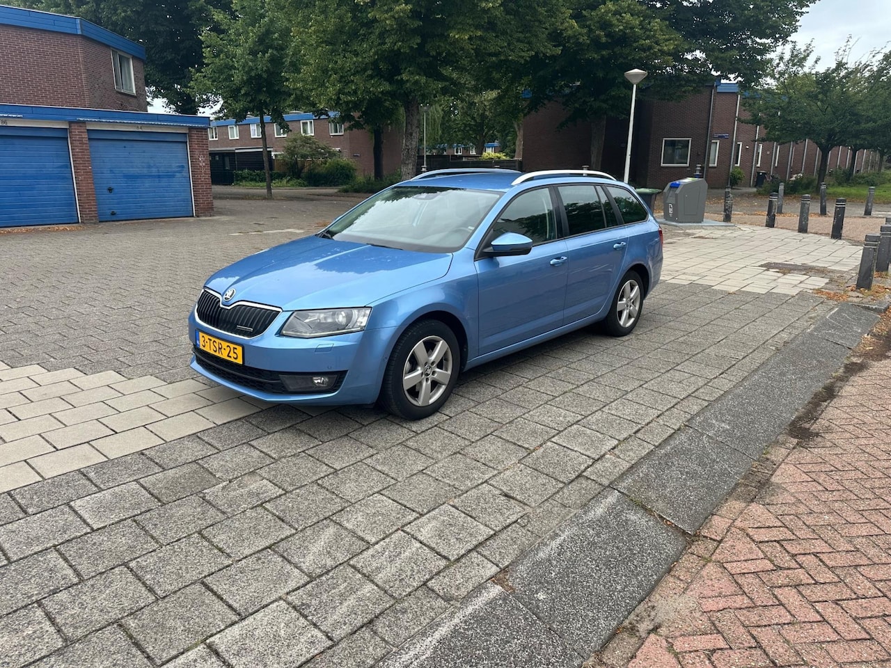 Skoda Octavia Combi - 1.6 TDI Greenline Businessline Leder NAVI Cruise - AutoWereld.nl
