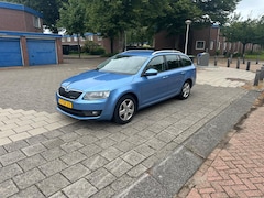 Skoda Octavia Combi - 1.6 TDI Greenline Businessline Leder NAVI Cruise