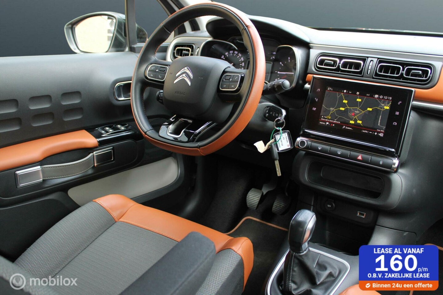 Citroën C3 - 1.2 PureTech S&S Shine 1.2 PureTech S&S Shine, Stoel verwarming, Pdc + camera, App connect, Cruise, Half leder, D - AutoWereld.nl