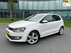 Volkswagen Polo - 1.4-HIGHLINE NAP CLIMA FULL OPTION