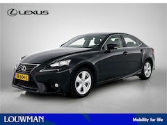 Lexus IS - 300h Limited