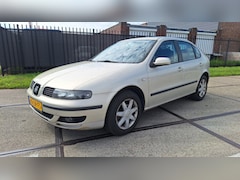 SEAT Leon - 1.6-16V Stella