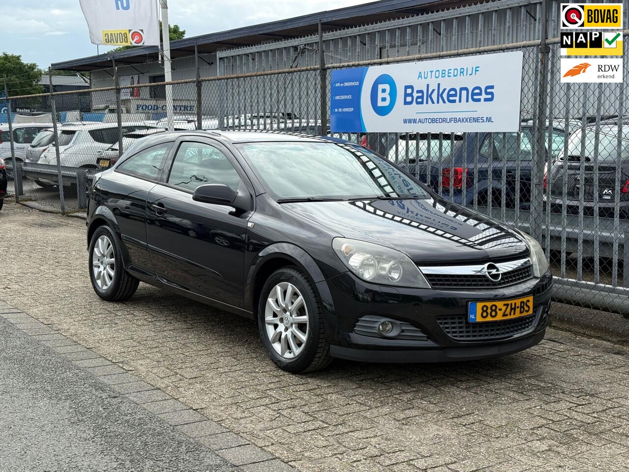Opel Astra GTC - 1.6 Temptation | Airco | Cruise | Trekhaak | NAP - AutoWereld.nl