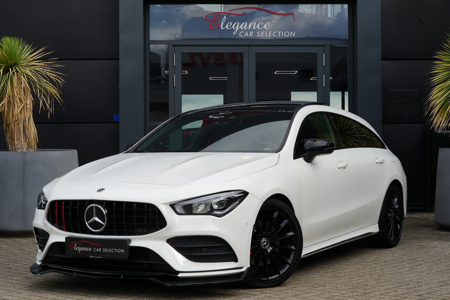 Mercedes-Benz CLA-klasse Shooting Brake - 200 Business Solution AMG 164pk Panoramadak/Stoelverwarming/Camera - AutoWereld.nl