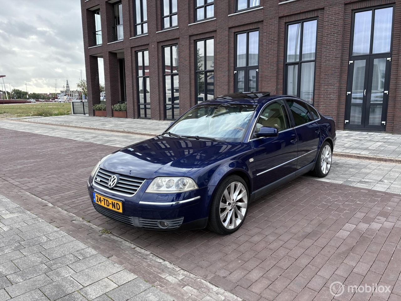 Volkswagen Passat - 4.0 W8 4Motion Uniek ! - AutoWereld.nl