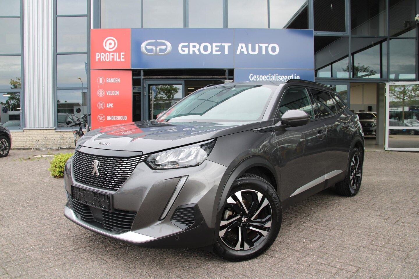 Peugeot 2008 - 1.2 PureTech 130pk Allure Automaat Airco Camera Carplay PDC V+A Zeer mooi - AutoWereld.nl
