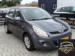 Hyundai i20 - 1.2i i-Drive boekjes erbij airco, trekhaak 5drs