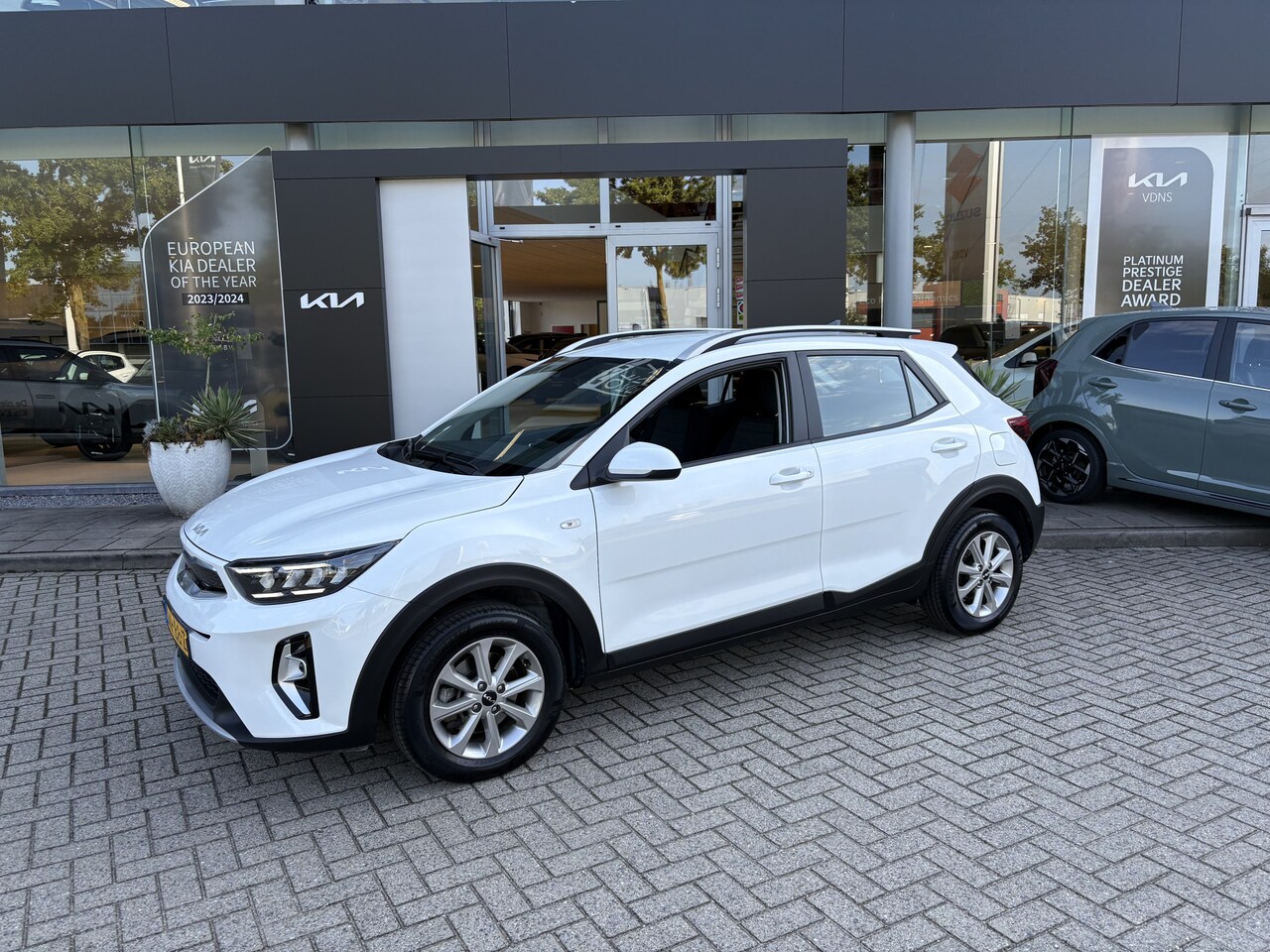 Kia Stonic - 1.0 T-GDi MHEV DynamicLine info Roel 0492-588951 - AutoWereld.nl