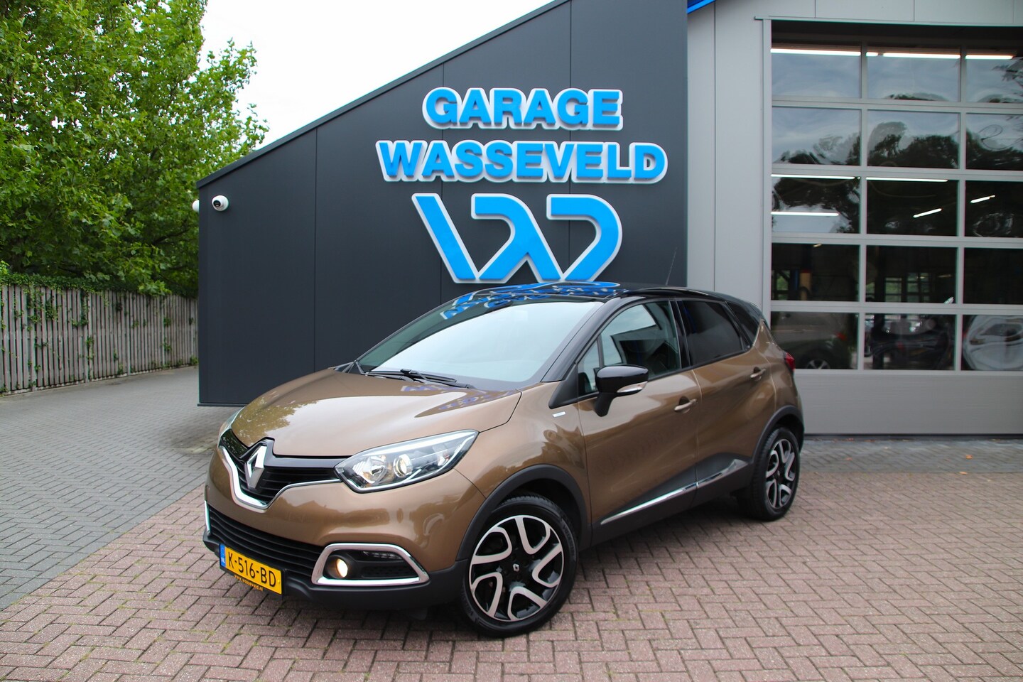 Renault Captur - 0.9 TCE Iconic Trekhaak/Camera/Stoelverw/Park.sens/Navi - AutoWereld.nl
