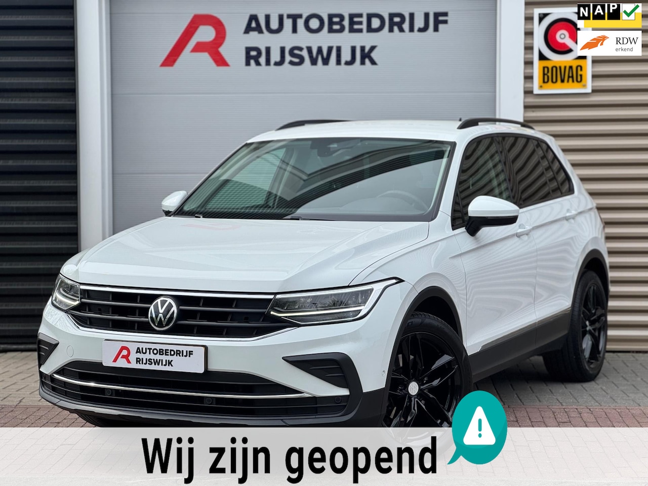 Volkswagen Tiguan - 1.5 TSI Life Business Trekhaak/Camera/AppleCarPlay - AutoWereld.nl