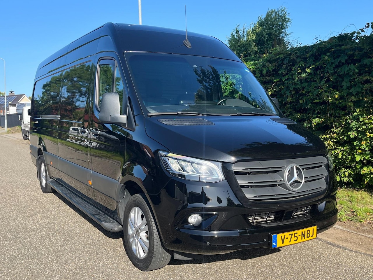 Mercedes-Benz Sprinter - 317 L3H2 Automaat | 3.5T Trekhaak | MBux |Led| LM - AutoWereld.nl