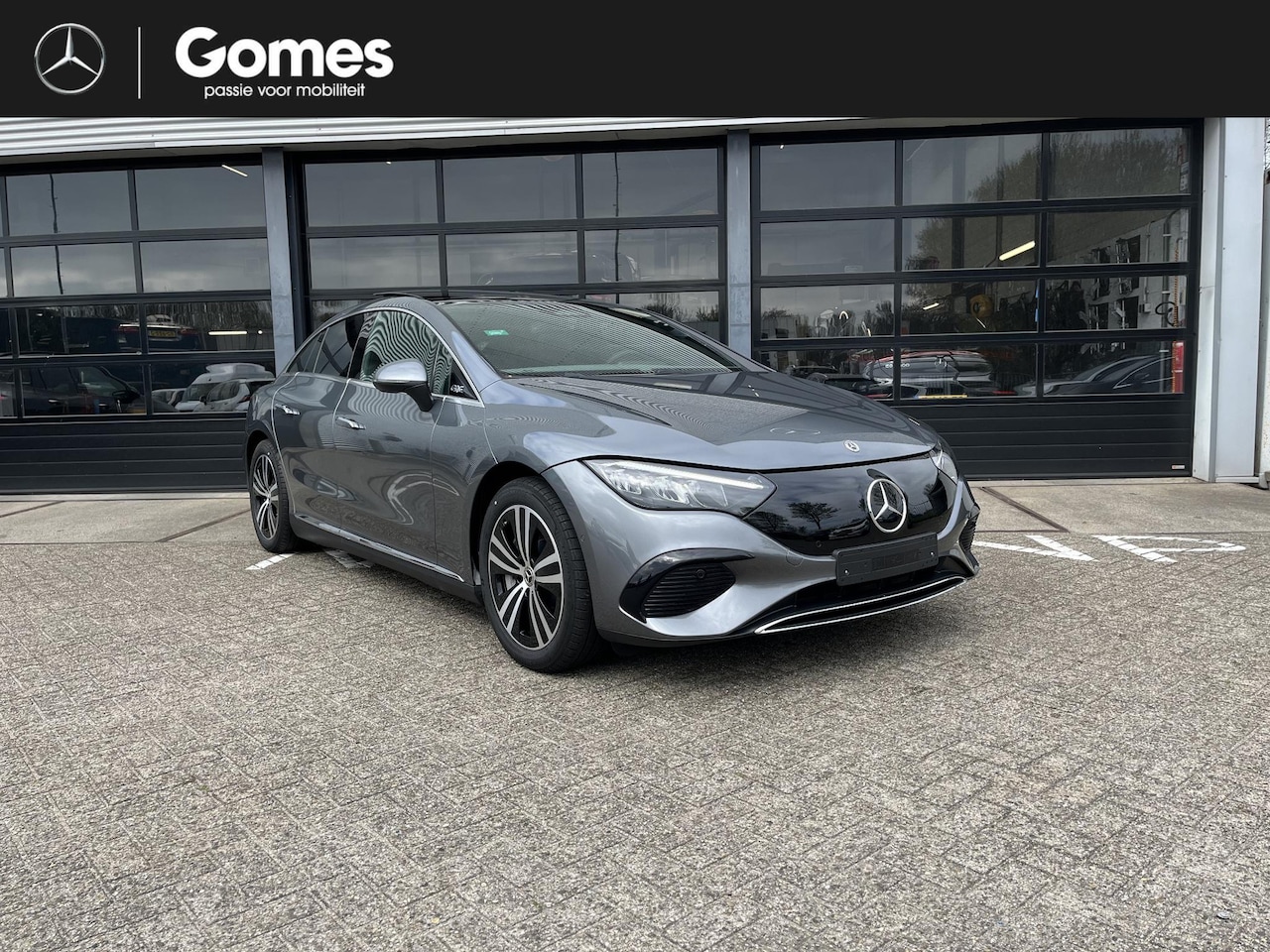 Mercedes-Benz EQE - 300 Business LIMITED | Panoramadak | Donkergetint Glas Achter | Apple CarPlay | Android Au - AutoWereld.nl
