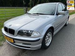 BMW 3-serie - 318i Executive prachtige auto uniek
