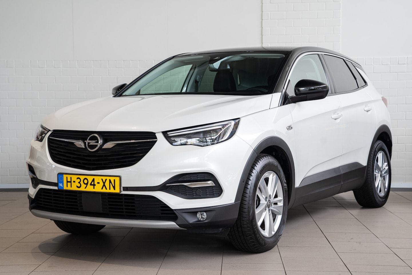 Opel Grandland X - 1.2 Turbo Automaat Business Executive | Navigatie | AGR | Parkeersensoren | Climate Contro - AutoWereld.nl