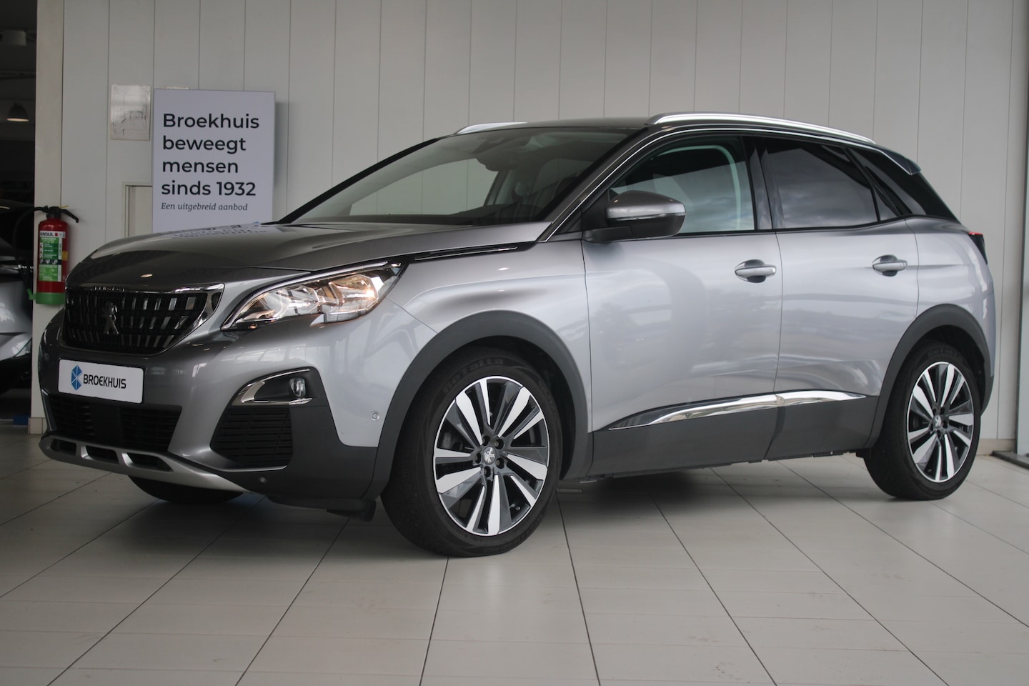 Peugeot 3008 - 1.2 Turbo 130-PK Allure PARKEERCAMERA | STOELVERWARMING | KEYLESS ENTRY | ADAPTIVE CRUISE - AutoWereld.nl