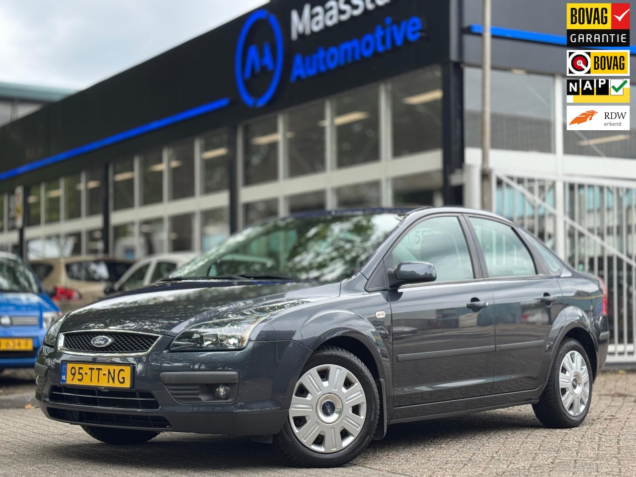 Ford Focus - 1.6 Futura Cruise Airco Nieuwe APK Trekhaak Radio - AutoWereld.nl
