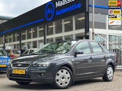 Ford Focus - 1.6 Futura Cruise Airco Nieuwe APK Trekhaak Radio