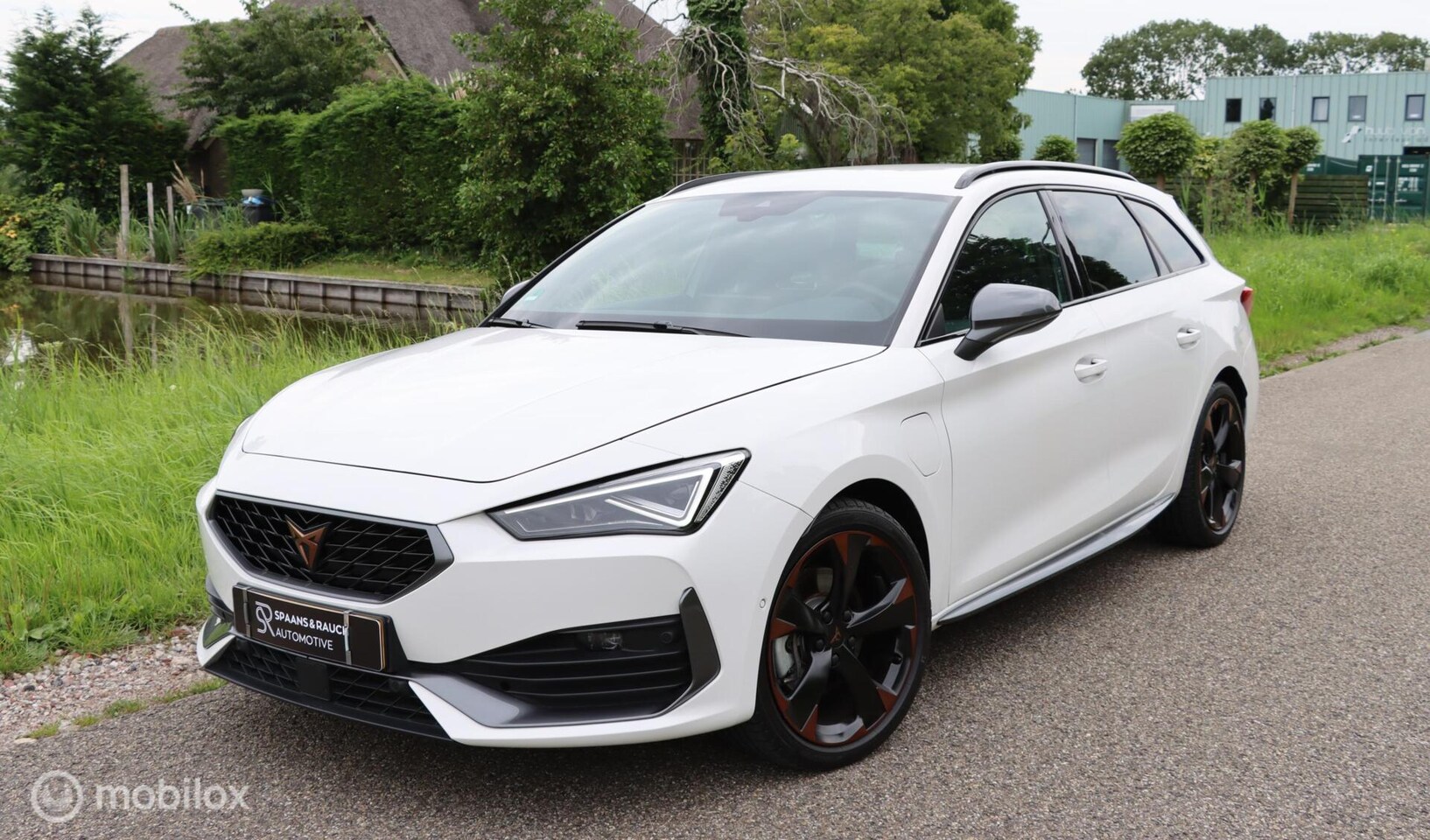CUPRA Leon Sportstourer - 1.4 e-Hybrid / Trekh / Navi / Camera - AutoWereld.nl